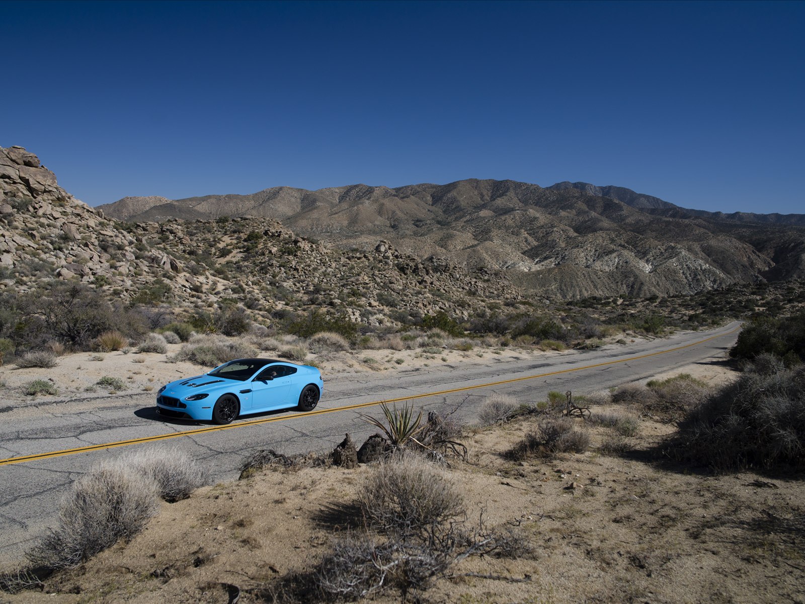 Aston Martin V12 Vantage S 2014